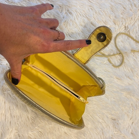 Y&S Original Vintage Rare Clam Shell Shape Gold  Evening crossbody purse - Picture 11 of 13